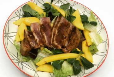 Tuna and mango salad