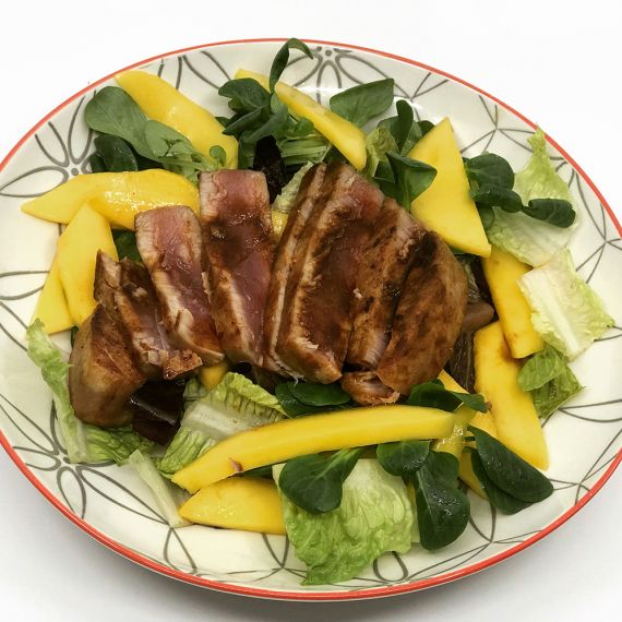 Tuna and mango salad